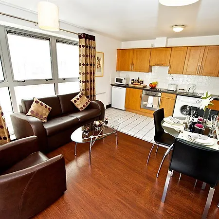 Hotel Staycity Millennium *