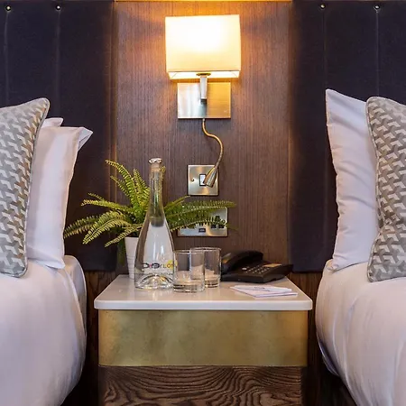 Hotel Skylon 4*