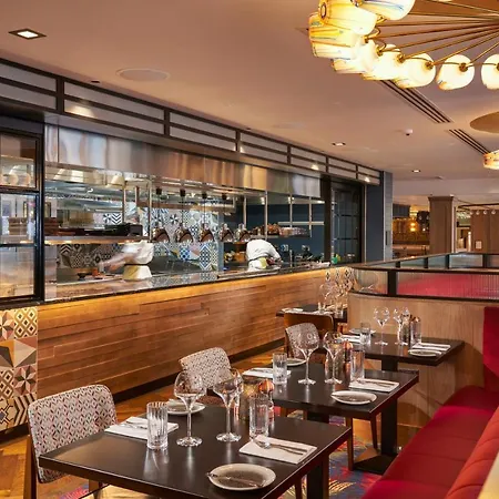 Nyx Christchurch Hotel 4*