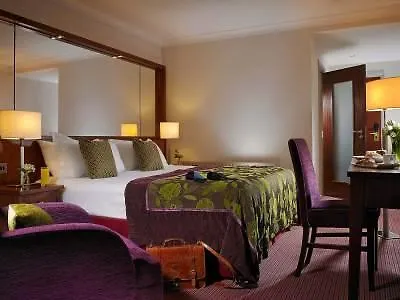 Otel Camden Court 4*