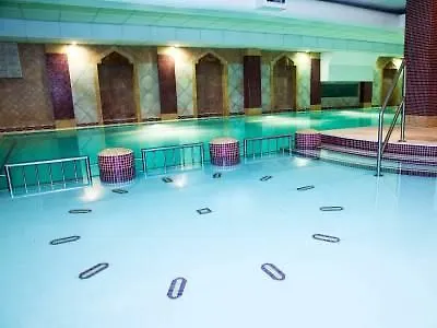 Camden Court 4*