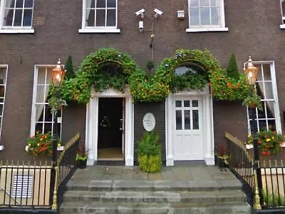 Hotel Russell Court