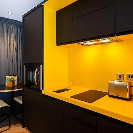 Staycity Castle Апарт-отель 4*