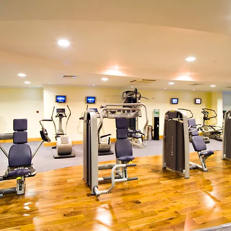 Bonnington & Leisure Centre 4*
