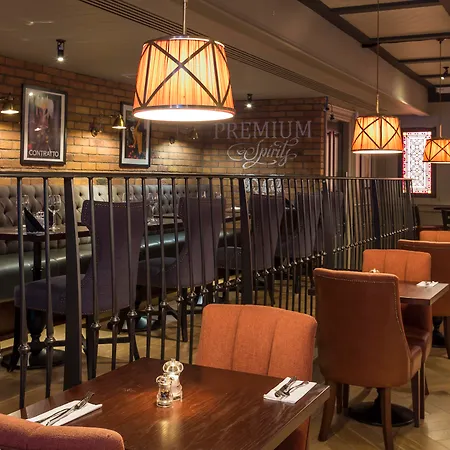 Hotel Bonnington & Leisure Centre 4*