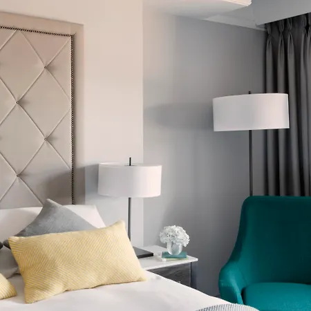 The Davenport 4*