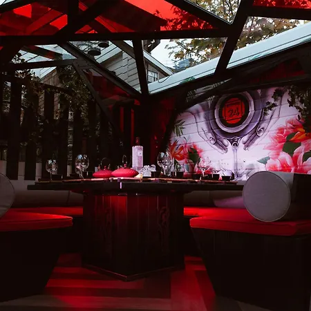 House Hotel