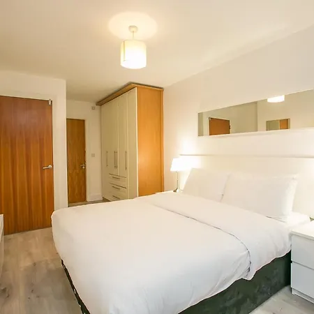 Parnell Corner Apartment