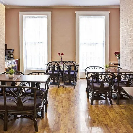 Bridge House 털러모어
