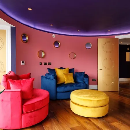 The Curve, Millennium Tower Appartement