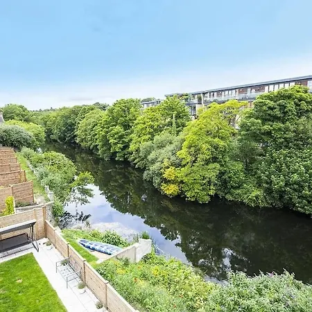 Serene Riverside - Hidden Gem In *