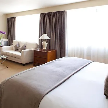 Clyde Court Hotell 4*