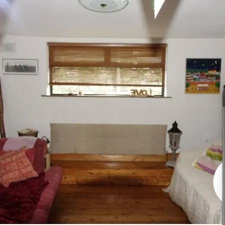 Guest house Double Bedroom In *