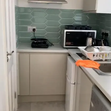 A New Studio Near Center *