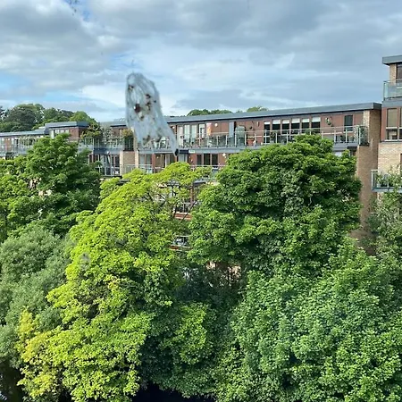 Serene Riverside - Hidden Gem In Villa Dublin
