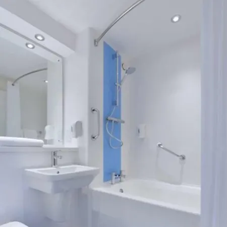 فندق ترافيلودج دبلين إيبروت ساوث Collinstown (Santry)