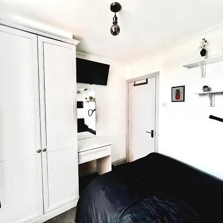 Custom House, 1 Room, 1 Dublino
