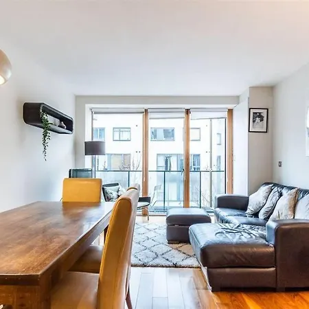 Grand Canal 2 Bedroom Flat * 都柏林