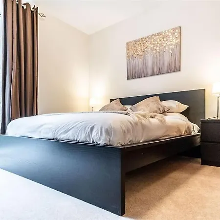 Grand Canal 2 Bedroom Flat * 都柏林