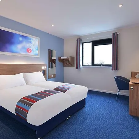 ترافيلودج دبلين إيبروت ساوث Collinstown (Santry)