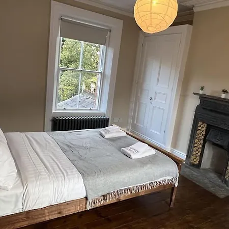 Vakantiehuis Tranquil Retreat In Historic Chapelizod