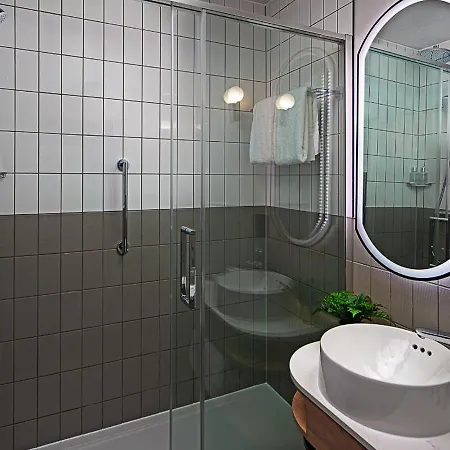 Leonardo Parnell Street 4*