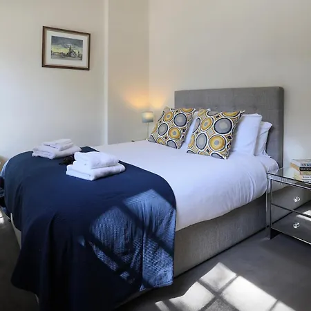 Tatil Evi A Luxurious City Centre White Regency Townhouse With Terrace & Patio