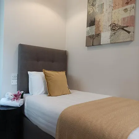 Tom Dick And Harriet's 3* Dublin