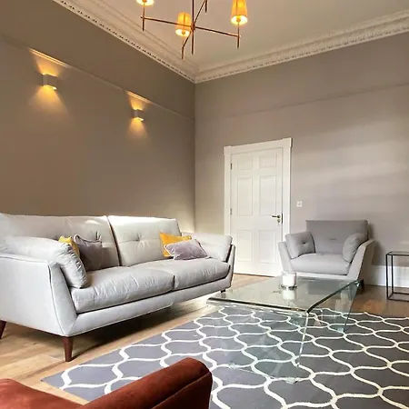 Luxuriously Large Period D2 Property Of Character Holiday home