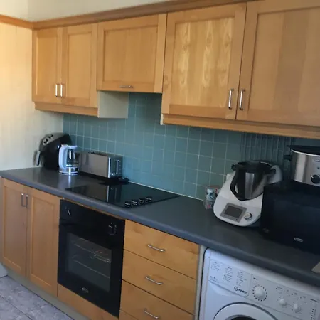 Spacious 3 Bedroom With Parking Appartamento *