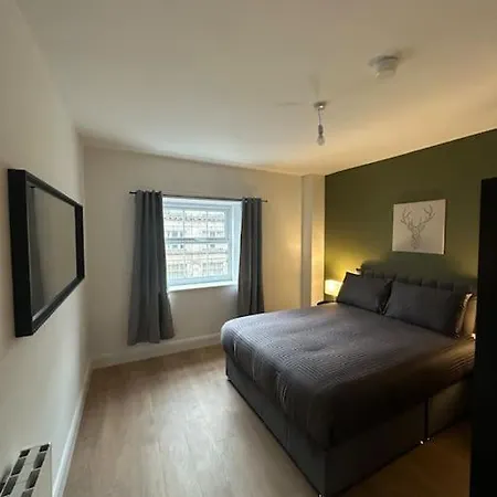 Central & Spacious Centre Apt