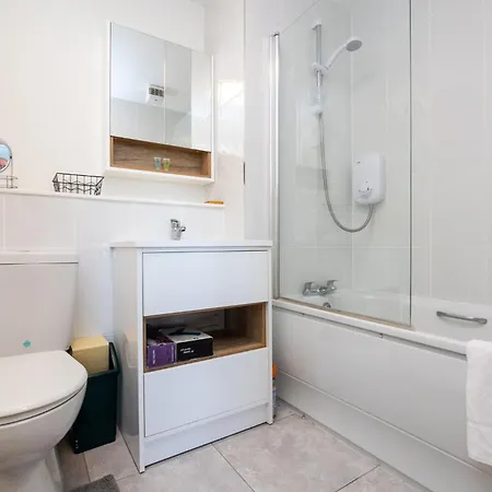 Flat W/ Balcony & Canal View - 4min To Station Lägenhet Dublin