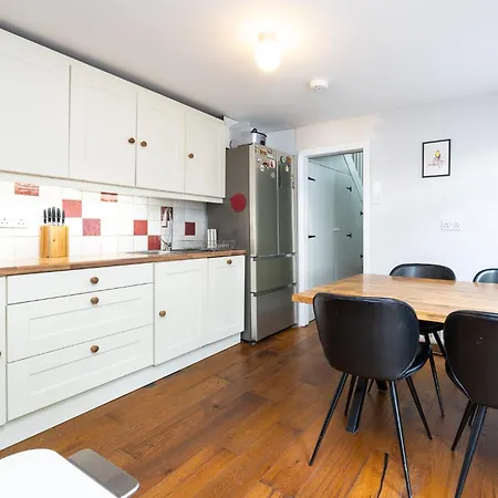 Charming Victorian 3bd Townhouse With Free Parking Appartement