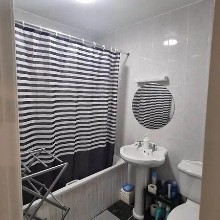 3 Cosy Bedrooms Near Airport & Homestay