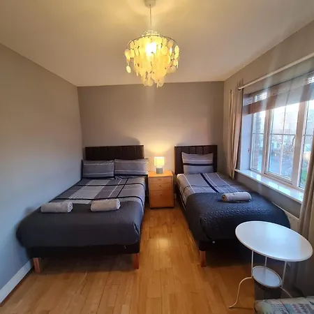 Homestay 3 Cosy Bedrooms Near Airport &