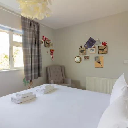 Pensión Guestready - Tranquil Retreat In Kimmage *