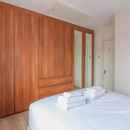 Pensión Guestready - Coastal Charm Near Sandymount *