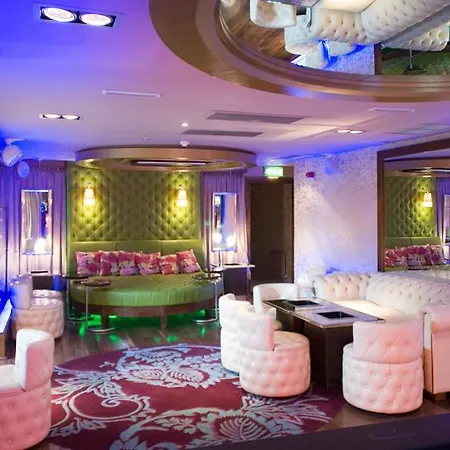 Hotel Russell Court 3*