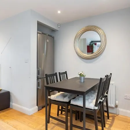 Dom wakacyjny Location 2 Bedroom 2 Bathroom Fast Wifi Dublin