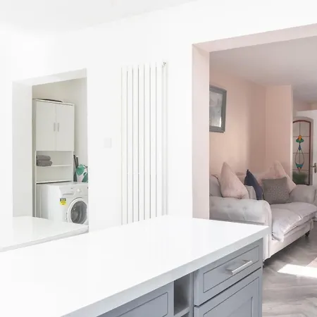 Gasthof Guestready - Charming House In Drimnagh Dublin