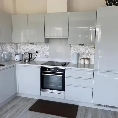 Entire Penthouse 30 Mins To Center Via Luas דירה דבלין