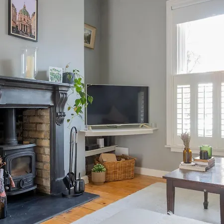 Guest house Guestready - Victorian Redbrick In Heart Of *