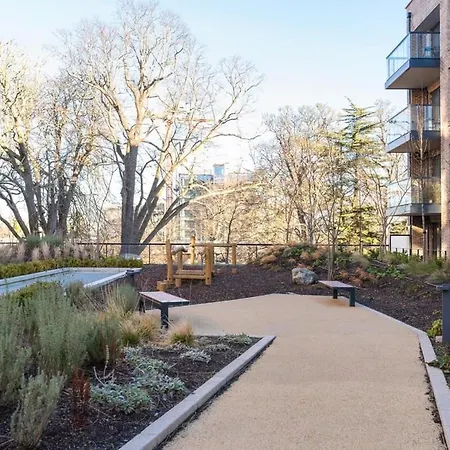 Apartmán Woodward Square One By At *