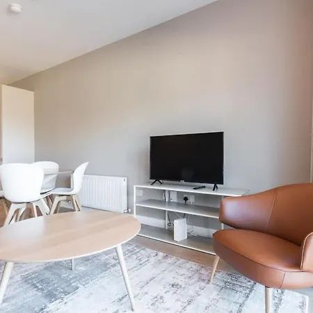 Woodward Square One By At Apartmán *