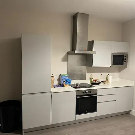 Private King Size In Well Decorated Shared Flat * דבלין