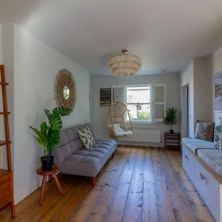 Guestready - Modern In Glenageary Dublin