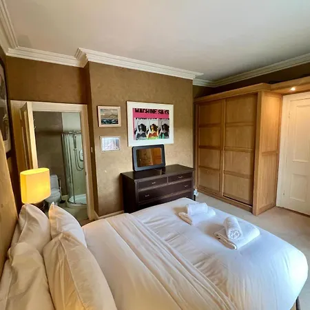 Проживание в семье Burlington Townhouse Дублин