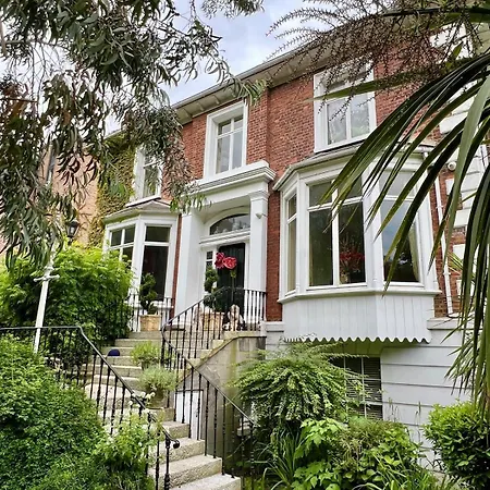 Burlington Townhouse 民宿