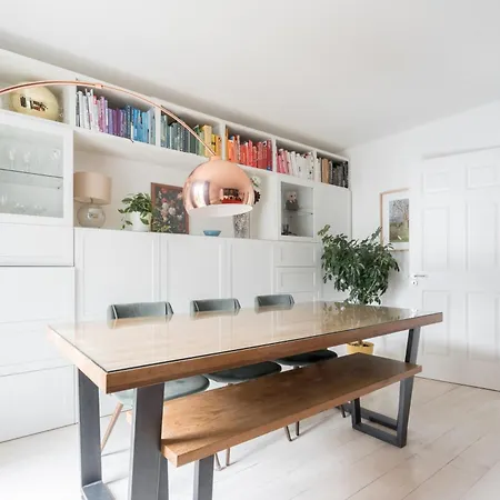 Welcoming 4bd House With Garden In Apartament