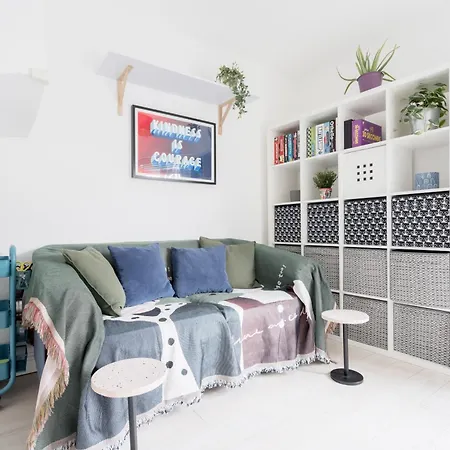 Apartament Welcoming 4bd House With Garden In *